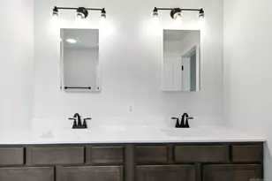 170 Darcangelo Dr, Naugatuck, CT 06770 - Photo 17