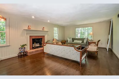 15 Rushleigh Road, West Hartford, CT 06117 - Photo 5