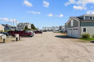 16 Shoreline Dr, Stratford, CT 06615 - Photo 35