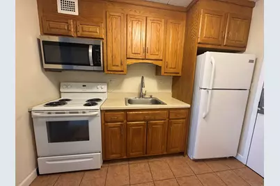 120 Huntington Turnpike #801, Bridgeport, CT 06610 - Photo 3