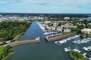 105 Harbor Dr, Stamford, CT 06902 - Photo 3