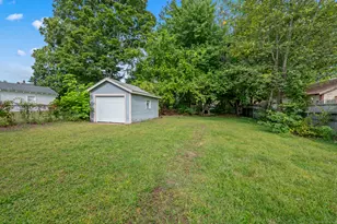 16 Whitney St, East Hartford, CT 06118 - Photo 23