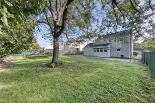 741 South Quaker Ln, West Hartford, CT 06110 - Photo 7