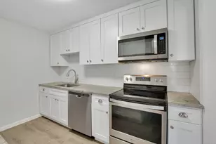 136 Kane St, West Hartford, CT 06119 - Photo 9