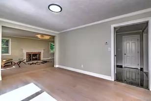 28 Seymour Rd, Woodbridge, CT 06525 - Photo 13