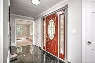 28 Seymour Rd, Woodbridge, CT 06525 - Photo 7