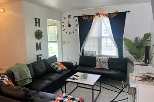 11 Nob Hill Cir, Bridgeport, CT 06610 - Photo 3