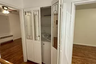 11 Nob Hill Cir, Bridgeport, CT 06610 - Photo 9