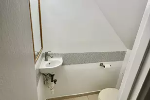 11 Nob Hill Cir, Bridgeport, CT 06610 - Photo 7