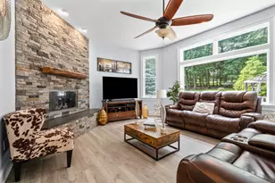 101 Brambley Hedge Circle, Fairfield, CT 06824 - Photo 13