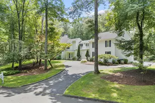 101 Brambley Hedge Circle, Fairfield, CT 06824 - Photo 3