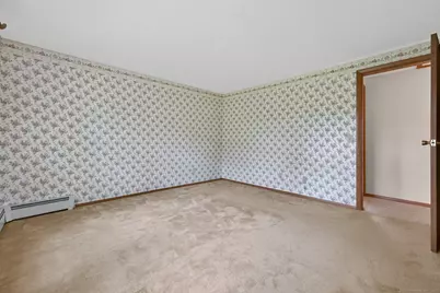 105 Hawks Nest Circle, Middletown, CT 06457 - Photo 5