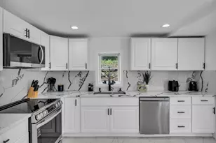 16 Yankee Peddler Path, Madison, CT 06443 - Photo 7