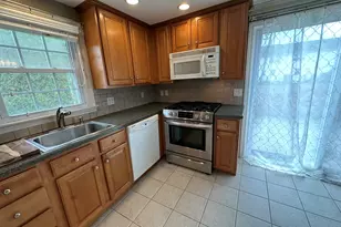 8 Butternut Dr, Glastonbury, CT 06033 - Photo 11