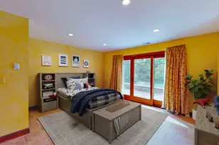 110 Erskine Rd, Stamford, CT 06903 - Photo 13