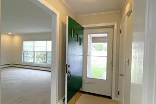 82 N High St, Clinton, CT 06413 - Photo 11