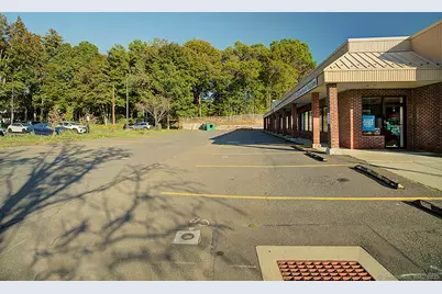 1647 Whitney Avenue, Hamden, CT 06517 - Photo 3