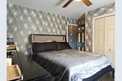 207 Ridgefield Avenue, Waterbury, CT 06705 - Photo 17