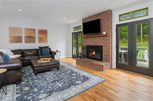 105 Honeysuckle Hill Ln, Easton, CT 06612 - Photo 3