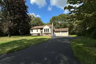 17 Nemczuk Dr, Norwich, CT 06360 - Photo 1