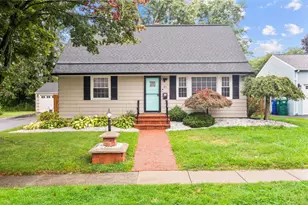 125 Meadowbrook Rd, Stratford, CT 06614 - Photo 3