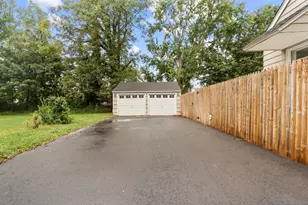 125 Meadowbrook Rd, Stratford, CT 06614 - Photo 7