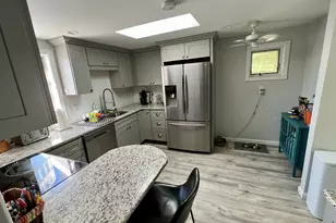 6 10th Ave, Waterford, CT 06385 - Photo 9