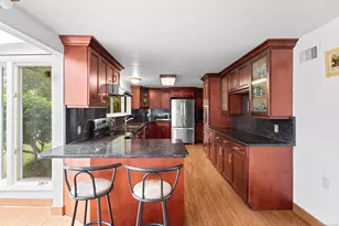 46 Tumblebrook Rd, Woodbridge, CT 06525 - Photo 5