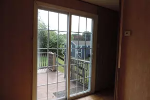 81 Parkway Dr, Thompson, CT 06277 - Photo 5