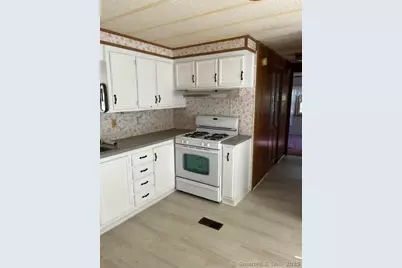 112 Woodland Park, Shelton, CT 06484 - Photo 3