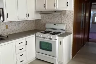 112 Woodland Park, Shelton, CT 06484 - Photo 3