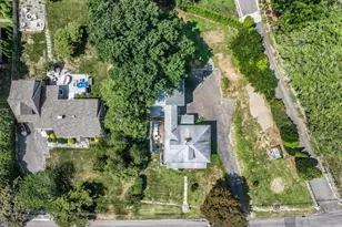 647 Bronson Rd, Fairfield, CT 06890 - Photo 5