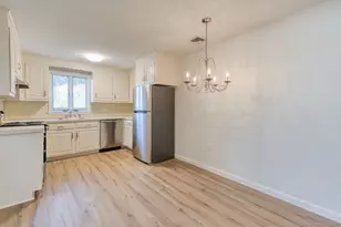 54 Oak St, Middletown, CT 06457 - Photo 3