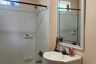 88 Governor St, East Hartford, CT 06108 - Photo 7