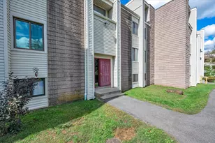 56 Burgundy Hill Ln, Middletown, CT 06457 - Photo 3