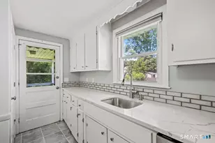 130 Florence St, West Hartford, CT 06110 - Photo 9