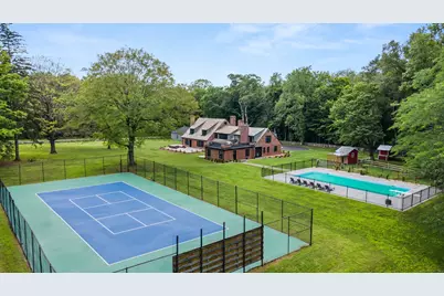 372 Tucker Hill Road, Middlebury, CT 06762 - Photo 1