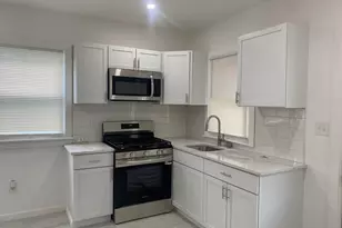 82 Helen St, Hamden, CT 06514 - Photo 3