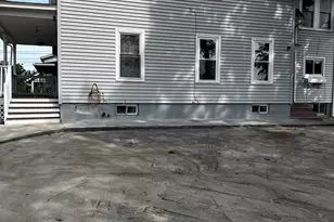 31 Prospect St, Norwich, CT 06360 - Photo 5