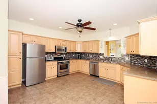 35 Todd St, Hamden, CT 06518 - Photo 9