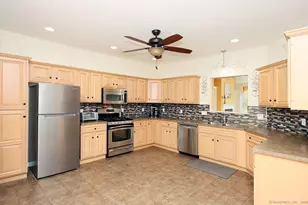 35 Todd St, Hamden, CT 06518 - Photo 9