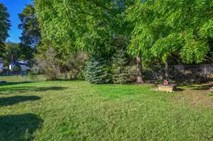 77 Mechanic St, Stonington, CT 06379 - Photo 25