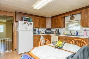 77 Mechanic St, Stonington, CT 06379 - Photo 15