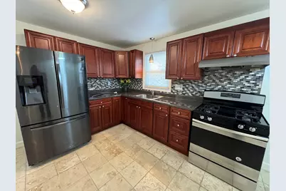 37 Elizabeth Ann Drive, New Haven, CT 06512 - Photo 3