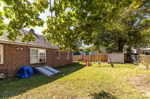 125 Alexander Dr, Bridgeport, CT 06606 - Photo 9