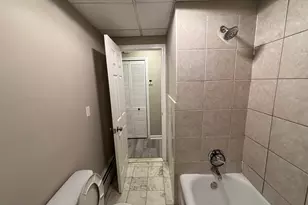 225 Golden Hill St, Bridgeport, CT 06604 - Photo 11