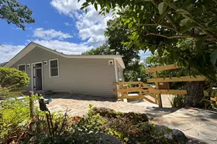 22 Hemlock Trail, Newtown, CT 06482 - Photo 5