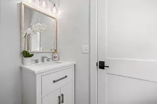 138 Boston Post Rd, East Lyme, CT 06333 - Photo 15