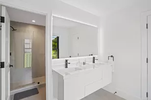 8 Holly Ln, Newtown, CT 06482 - Photo 33