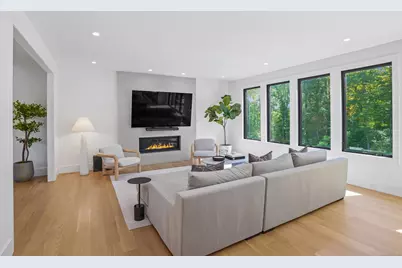 8 Holly Lane, Newtown, CT 06482 - Photo 7